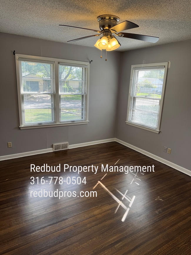 Photo - 639 S Courtleigh Dr