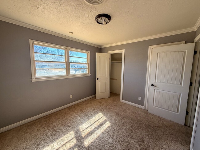 Photo - 5204 40th St