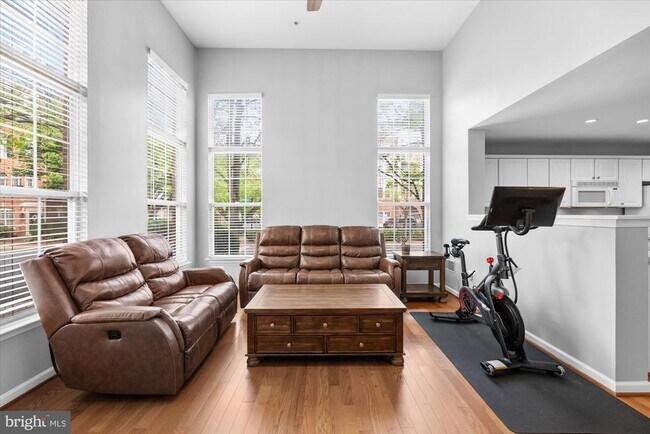 Photo - 4910 Barbour Dr