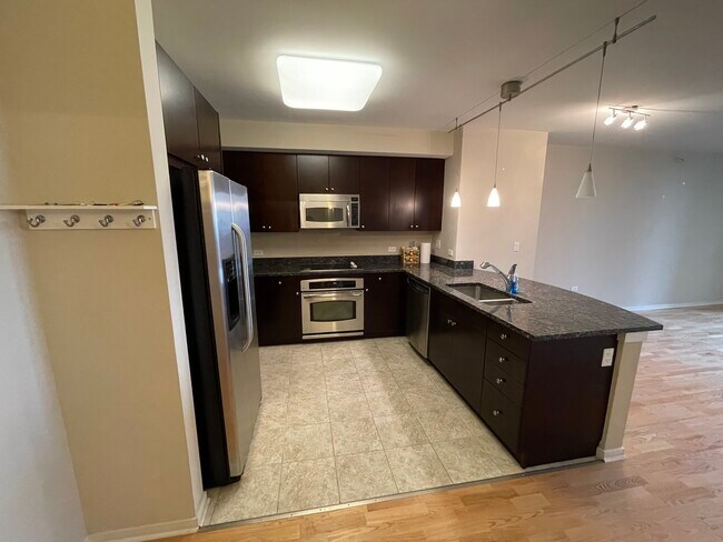Photo - 807 Davis St Unit 1410