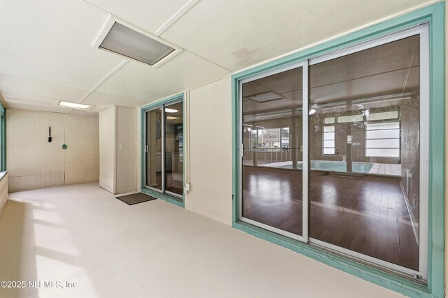 Photo - 457 Nightingale Rd