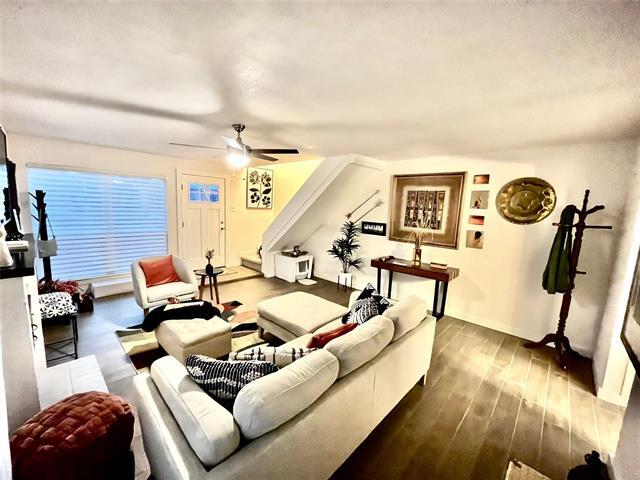 Photo - 2640 Via Valencia