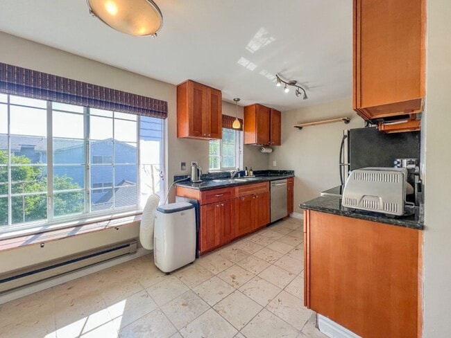 Photo - 2Bd/1.75Ba Seattle Condo Unit 301
