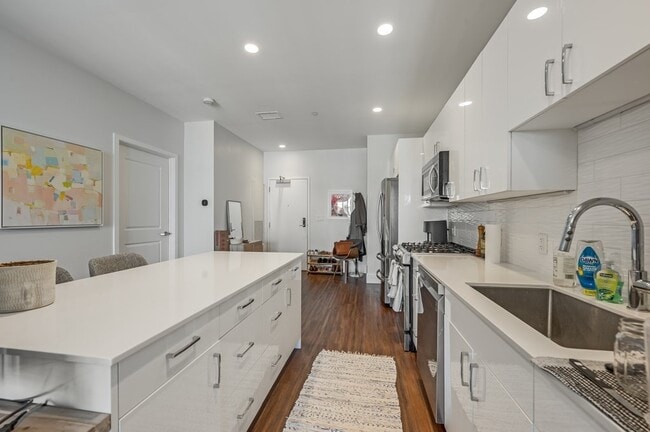 Photo - 205 Maverick St Unidad 410