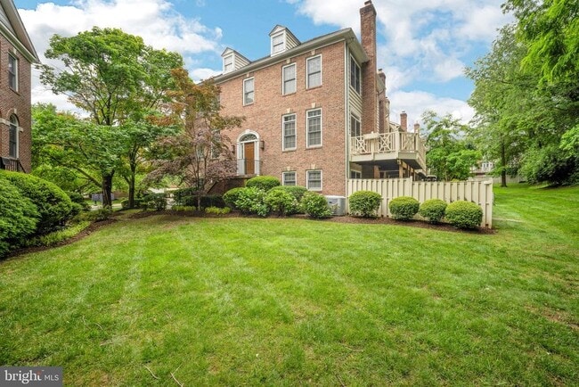 Photo - 10159 Castlewood Ln Townhome