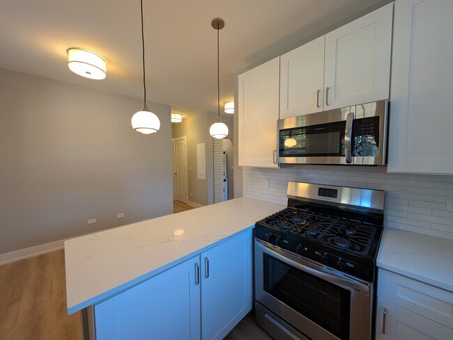 Photo - 3943 N Janssen Ave Unit 2