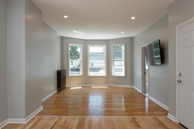 432 Hudson Ave