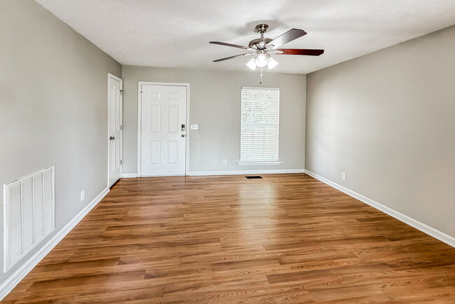 Photo - 7835 Rainey Dr