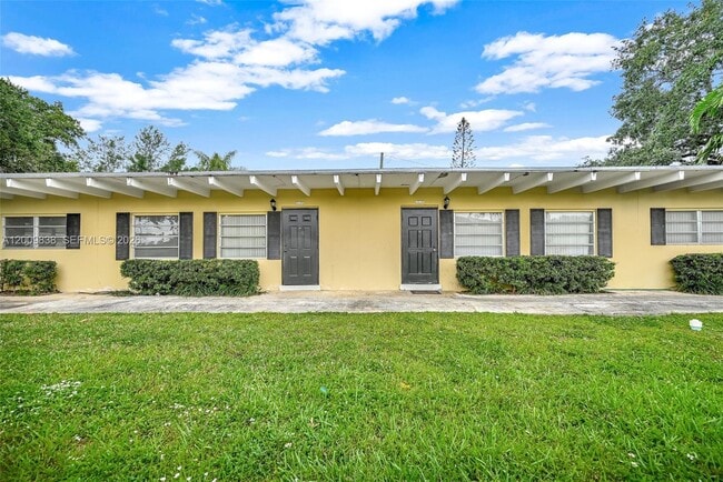 Building Photo - 2225 SW 62nd Ct Unit 2225