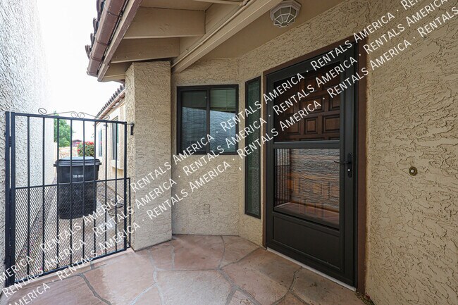 Photo - 1621 E Vaughn St