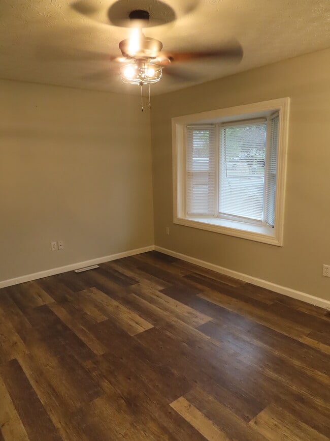 Sala de estar - 2750 Arbury Ct