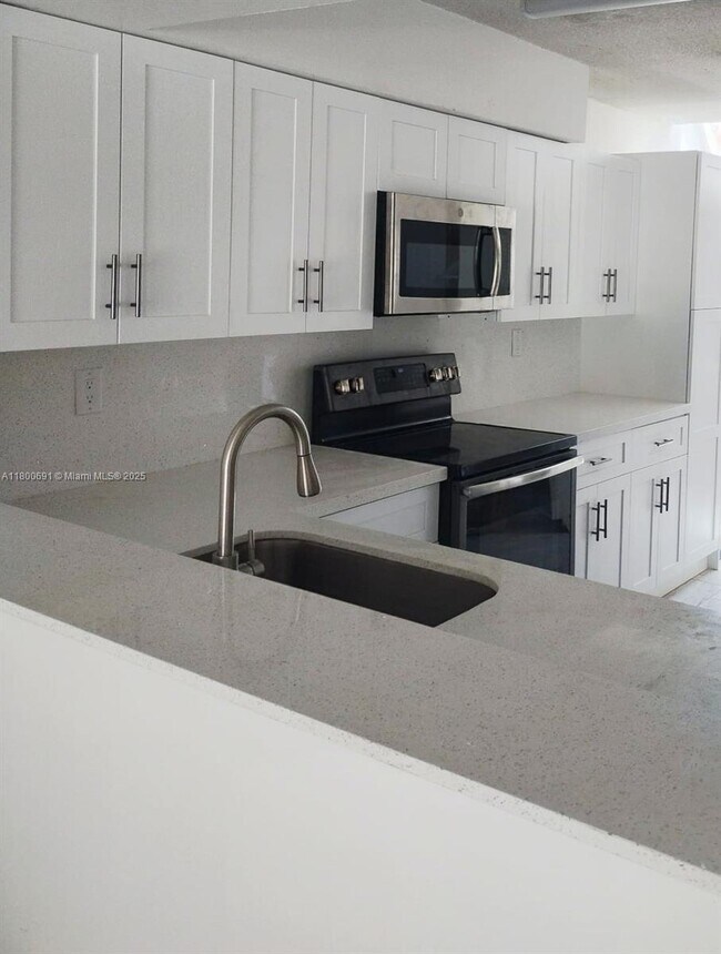 Building Photo - 3 bedroom in Aventura FL 33180 Rental