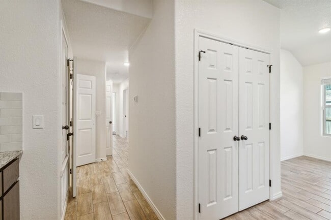 Photo - 2416 Alterman Dr