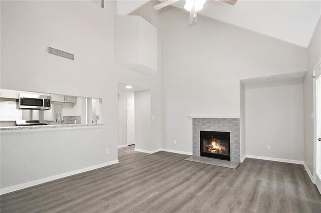 Photo - 204 Ivy Green Ln SE