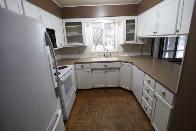 Photo - 4833 Stauffer Ave SE