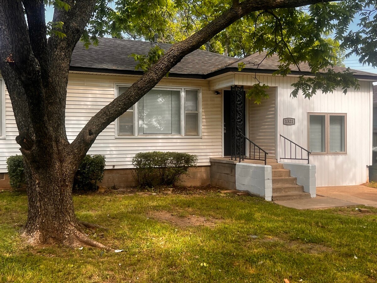 Photo - 1321 N 2nd Ave House