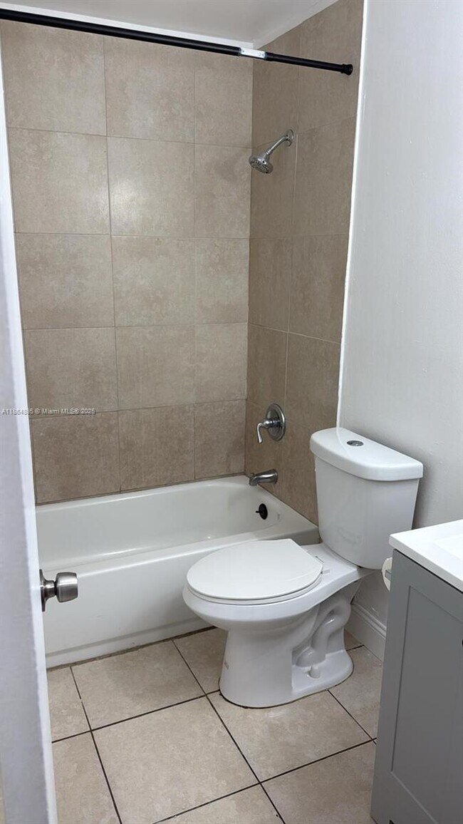 Photo - 835 SW 8th St Unit 1