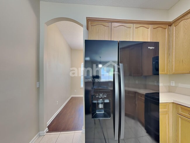 Photo - 705 Waterlily Way