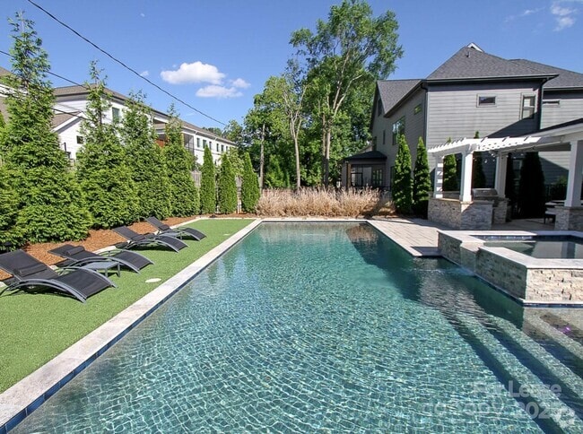 Building Photo - 501 Greystone Rd Rental