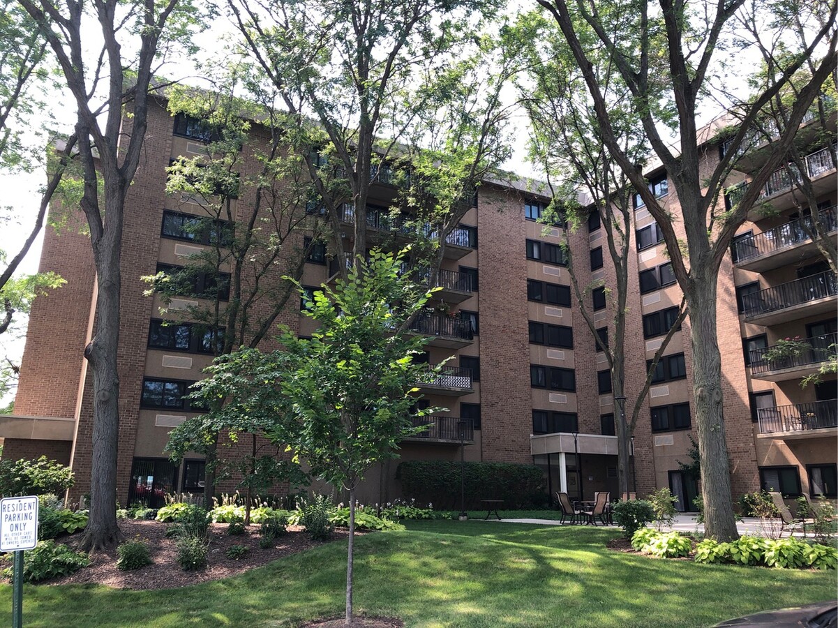 Liberty Towers - Liberty Towers Apartments