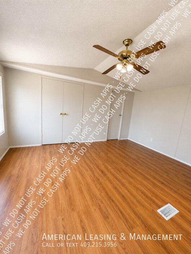 Photo - 2307 N John Redditt Dr