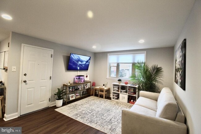 Photo - 829 Spruce St