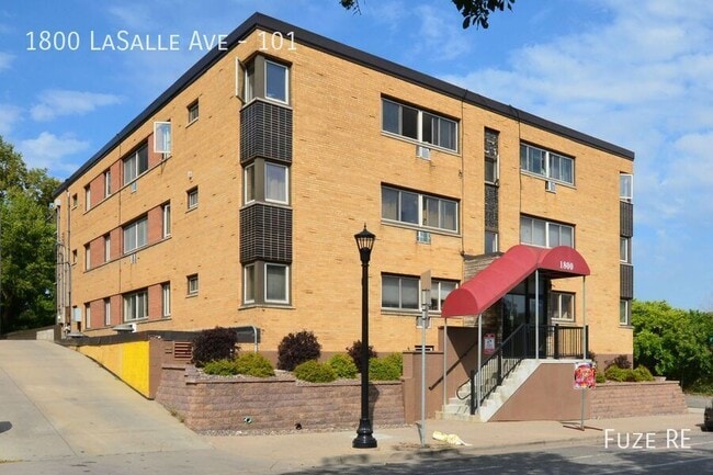 Building Photo - 1800 La Salle Ave Rental