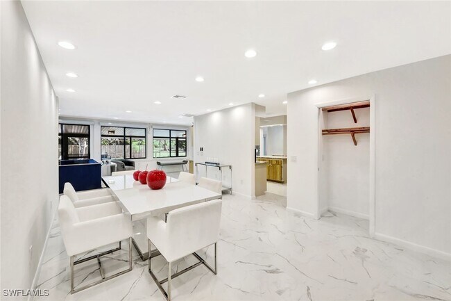 Photo - 1930 Oakes Blvd