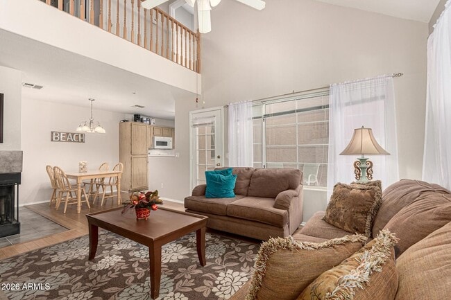 Photo - 1633 E Lakeside Dr