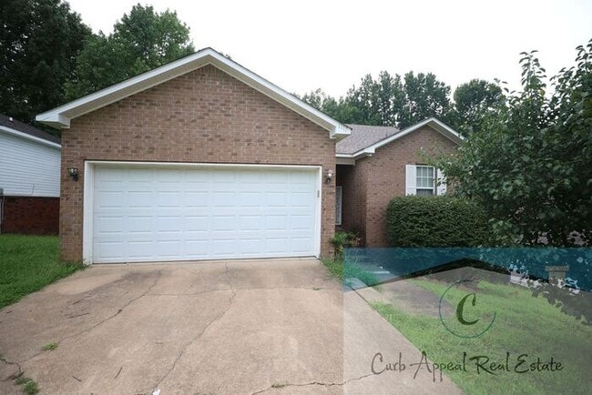 Building Photo - Spacious 3 bedroom/2 bath home - Jonesboro