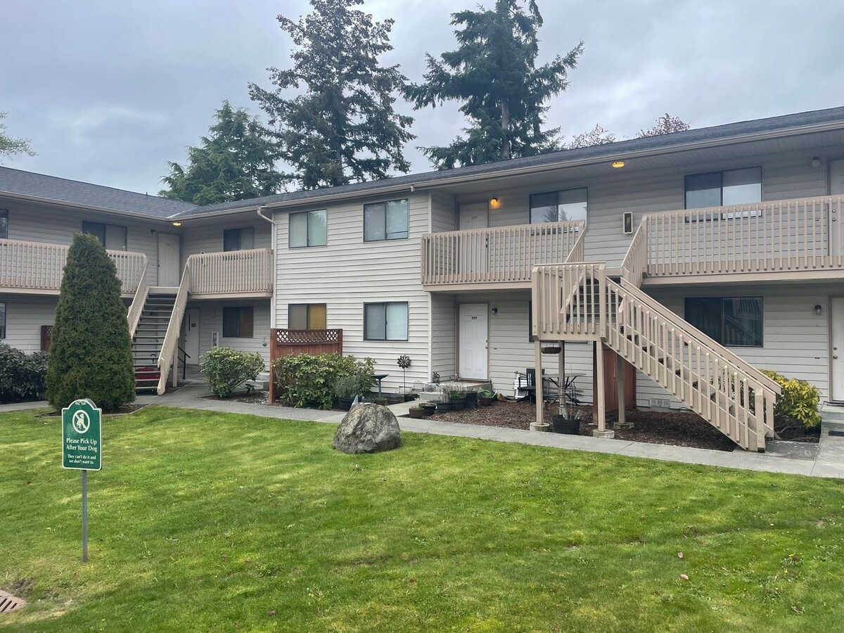 Photo - 2 Bedroom Condo! Near Schools & NAS Whidbey! Unit 109
