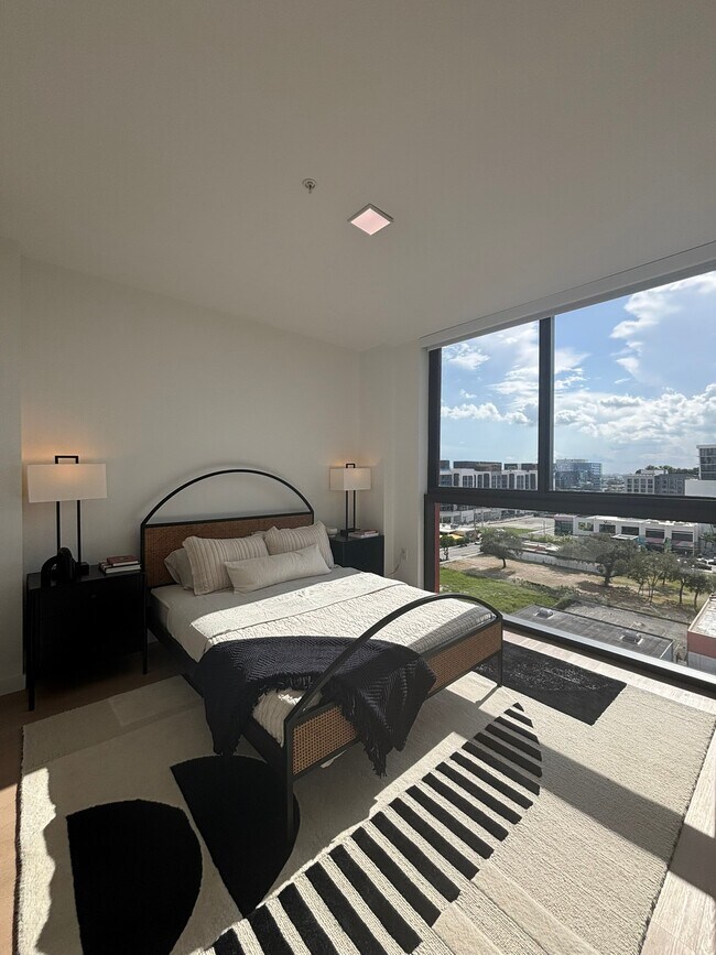 Photo - 237 NW 31st St Unidad E1