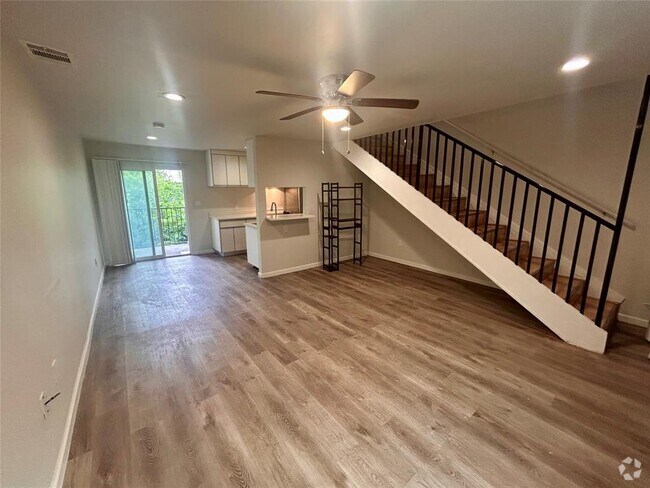 Building Photo - 901 E 40th St Unit 212 Rental