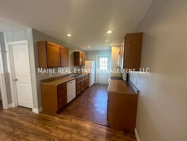 Photo - 33 Basketball Ct