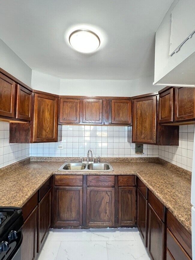 Photo - 5335 N California Ave Unit 504