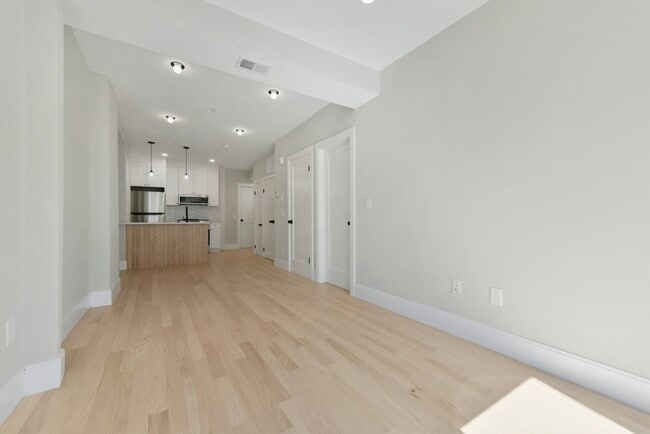 Building Photo - 45 Lewis St Unit 1