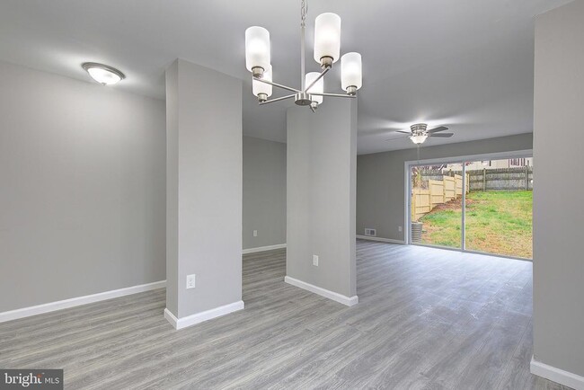 Photo - 178 Daimler Dr