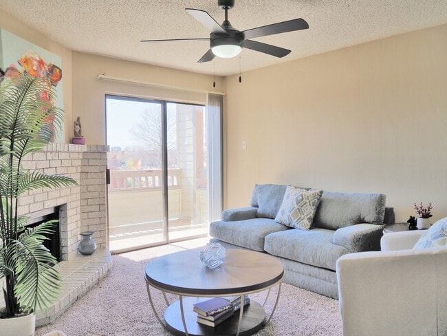 A2 - Villa Del Mar Apartments