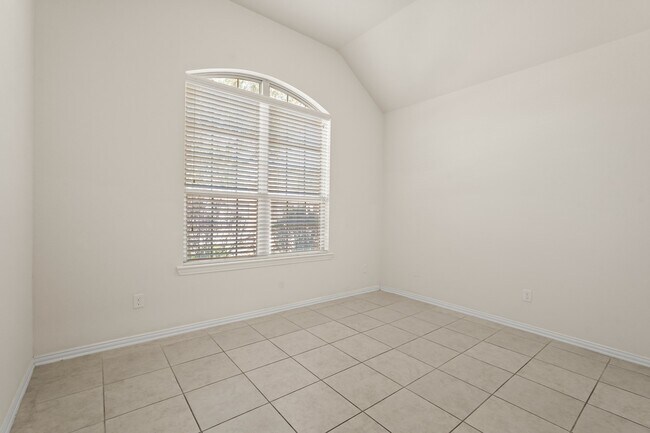 Photo - 18211 Kilmacolm Dr