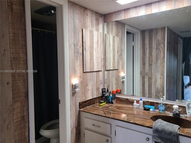 Photo - 2306 S Cypress Bend Dr Unit 418