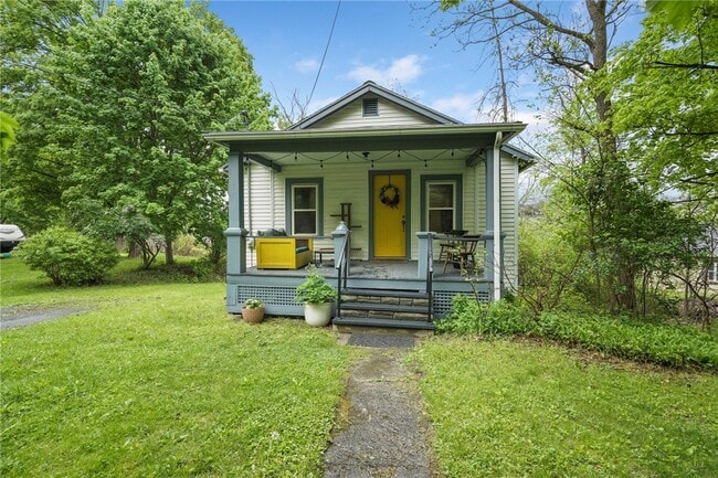 Photo - 570 Spencer Rd House