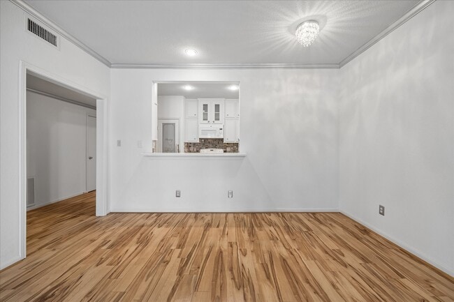 Building Photo - 2475 Underwood St Unit 278