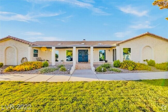 Building Photo - COMING SOON: Single Story 5 Bd, 4 Bth, Inc... Rental
