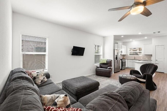 Photo - 104 Blue Blaze Trl