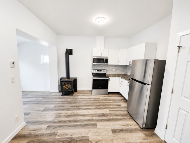 Photo - 135 Charlotte St