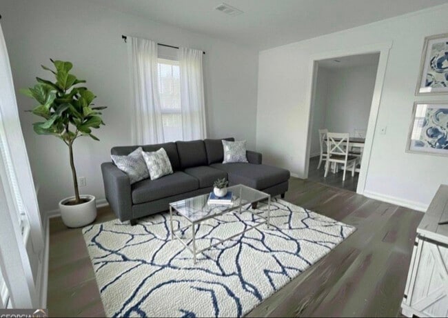 Photo - 305 Chestnut St