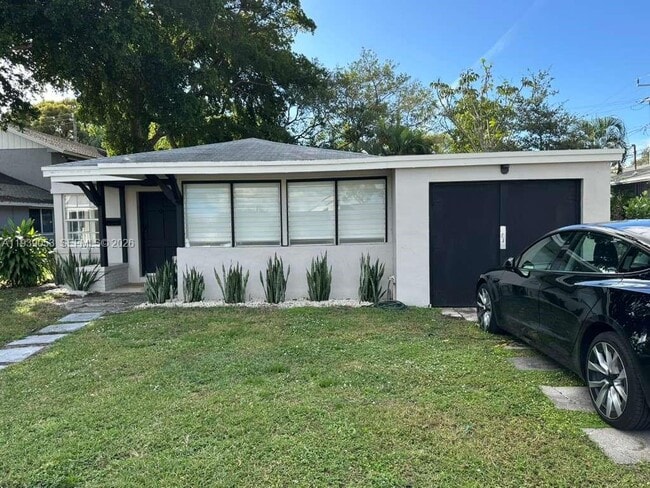 Photo - 404 SE 14th St