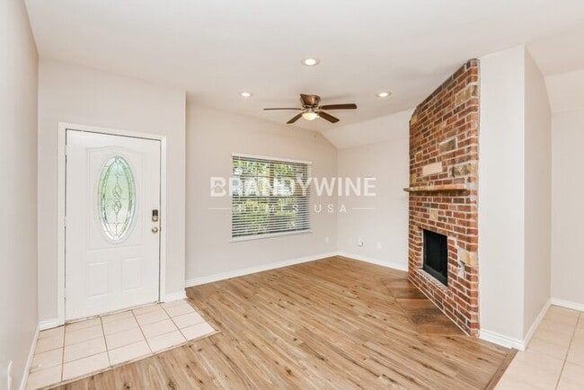 Photo - 5933 Houghton Ave