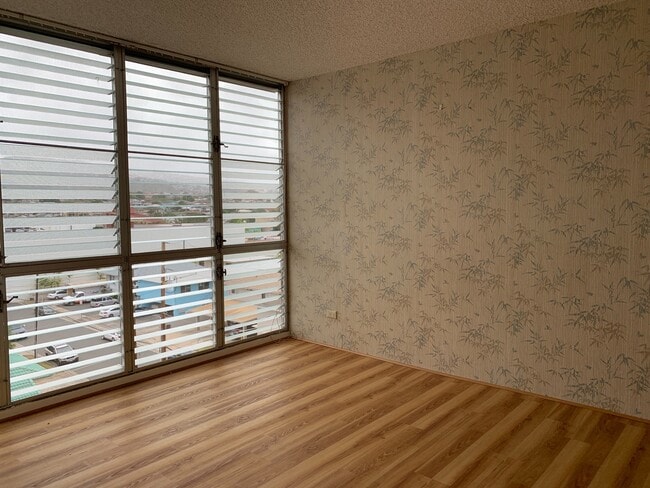 Photo - Sun Hala off Kapahulu Ave