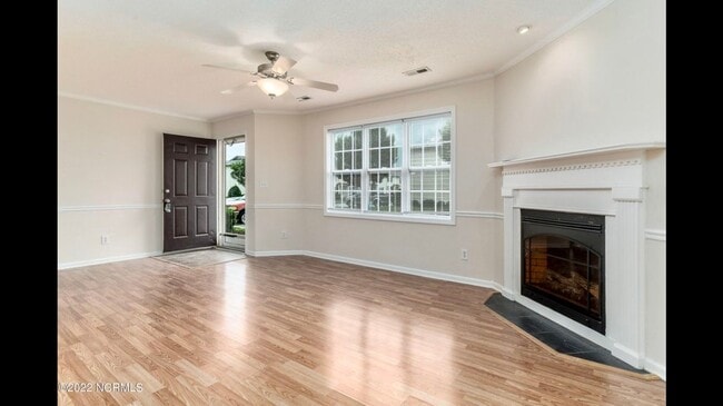 3809 E Vancroft Cir